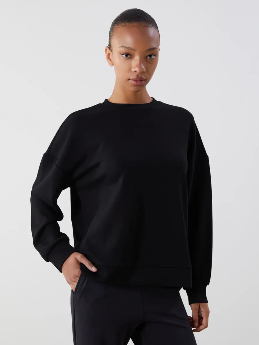 Свитшот оверсайз с круглым вырезом для женщин