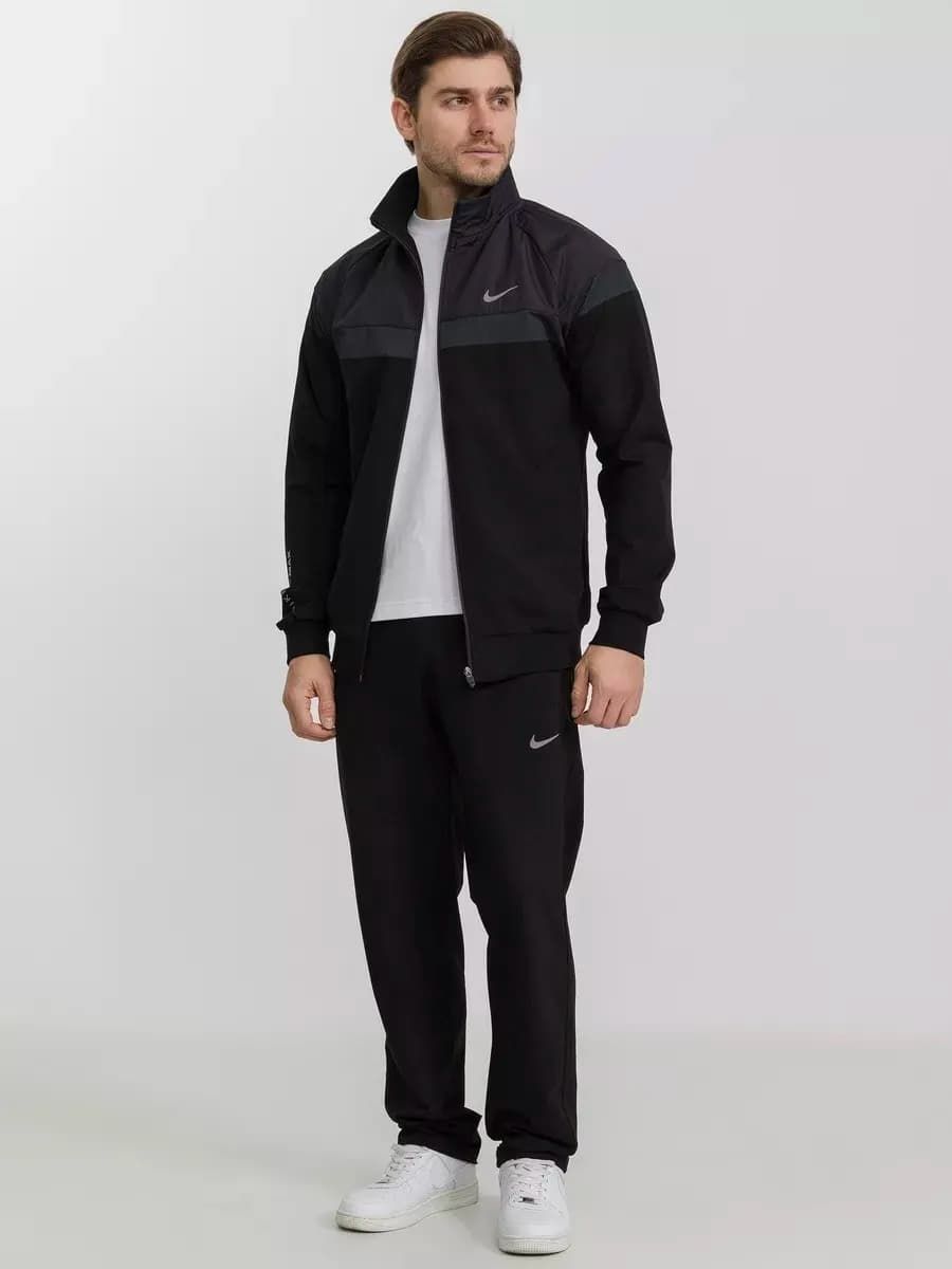 спортивный костюм на молнии