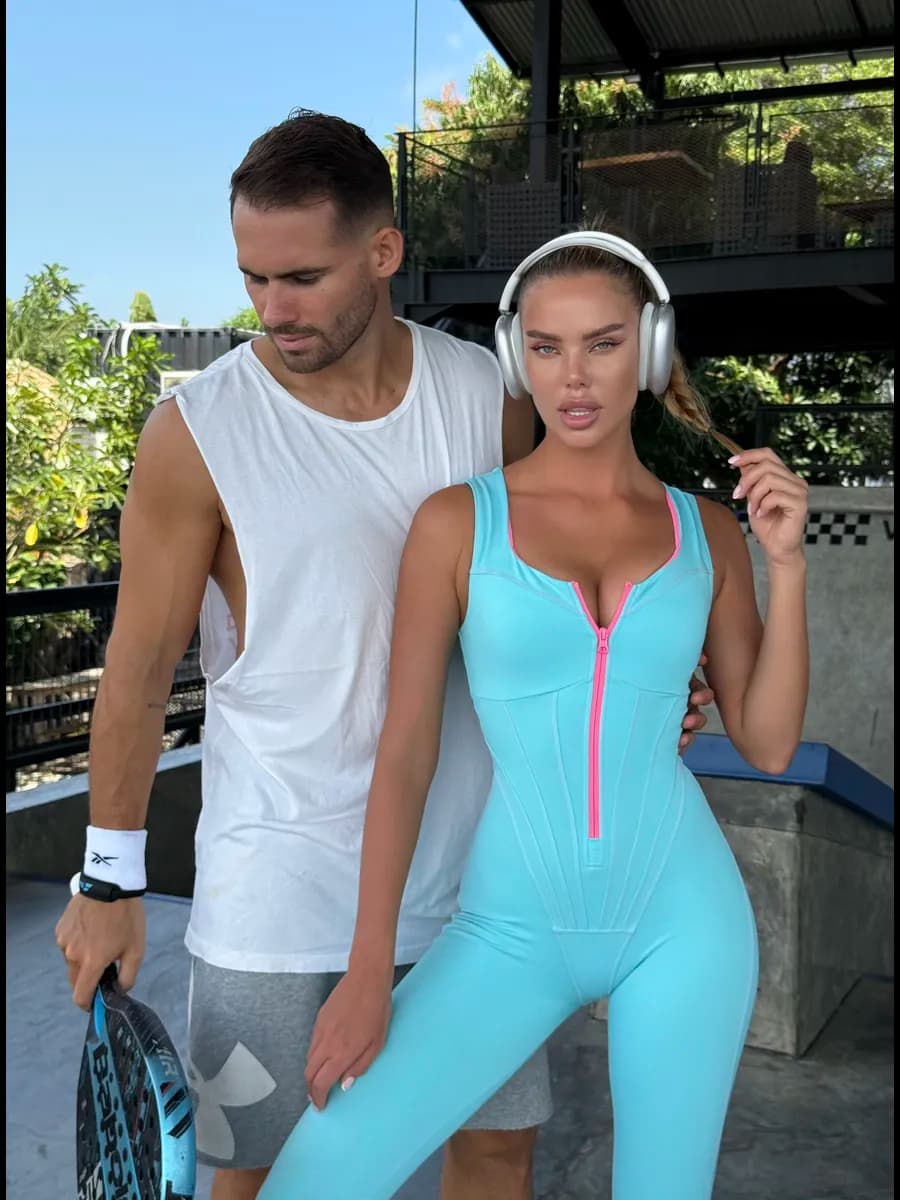 Комбинезон спортивный облегающий длинный