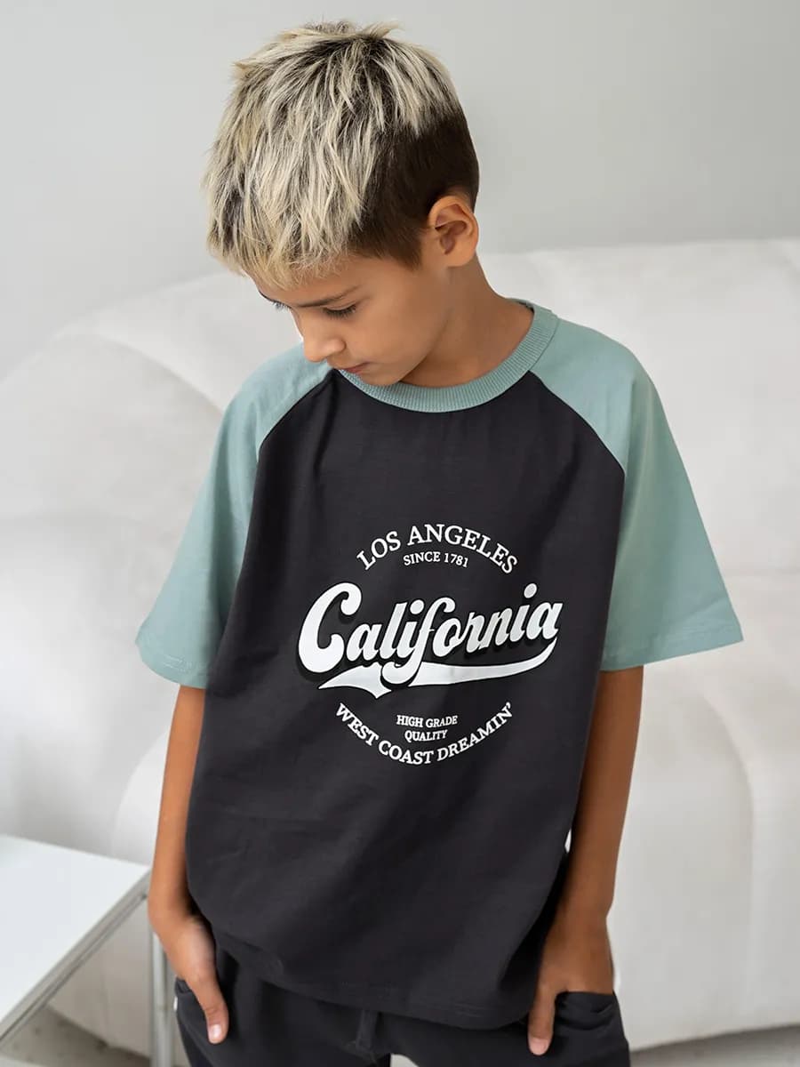 Спортивная футболка для мальчика