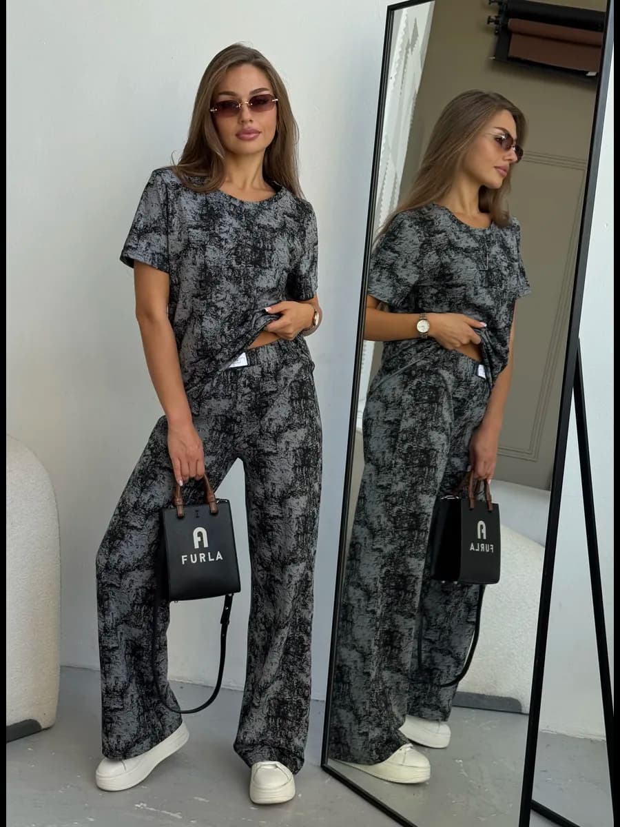 Домашний костюм с брюками и футболкой варенка