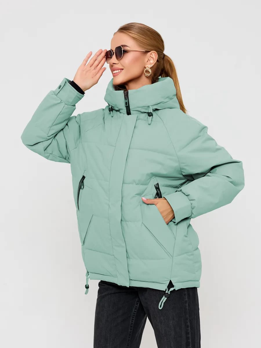 Куртка зимняя оверсайз с капюшоном короткая