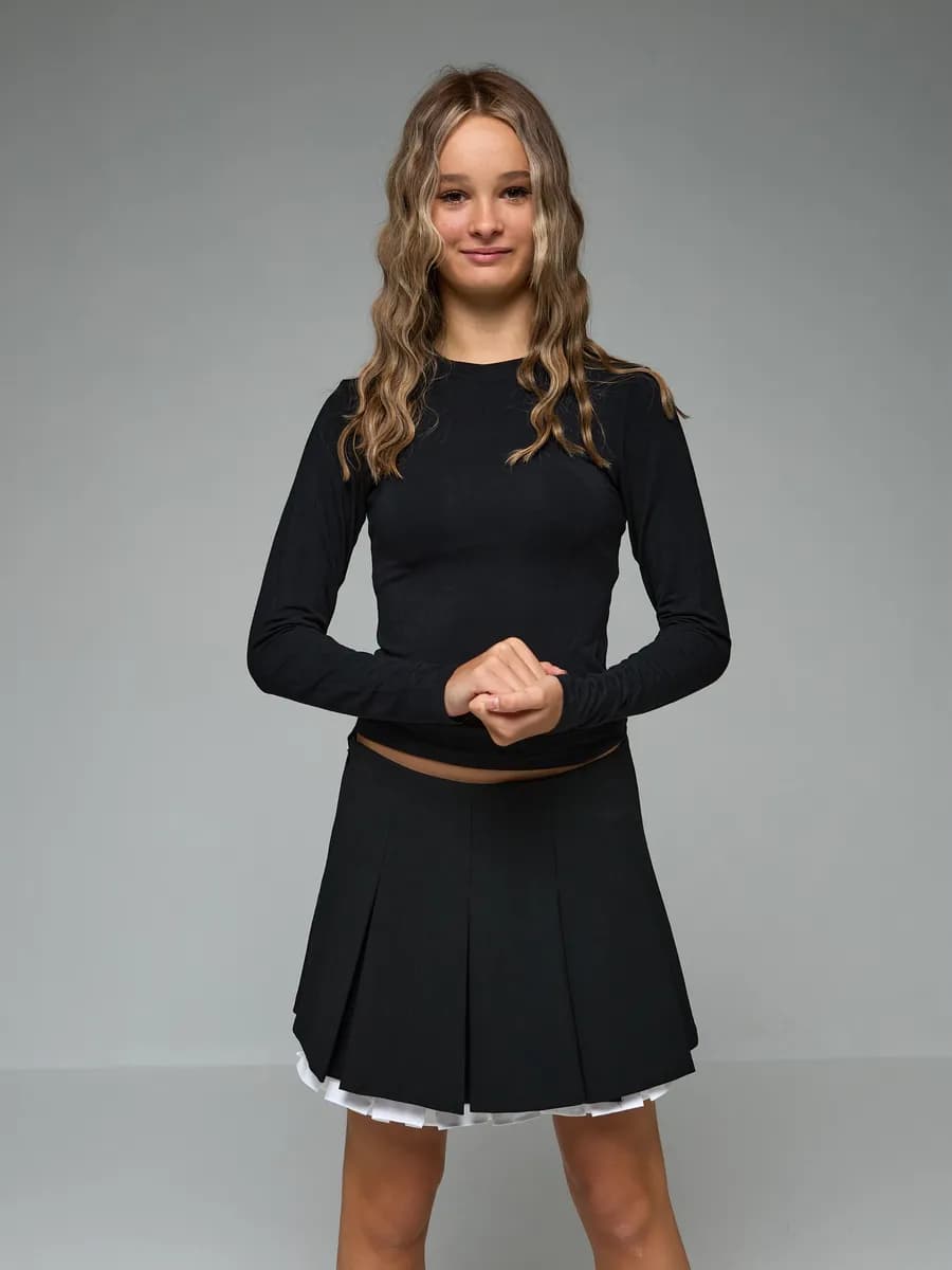 Лонгслив обтягивающий скимс в школу