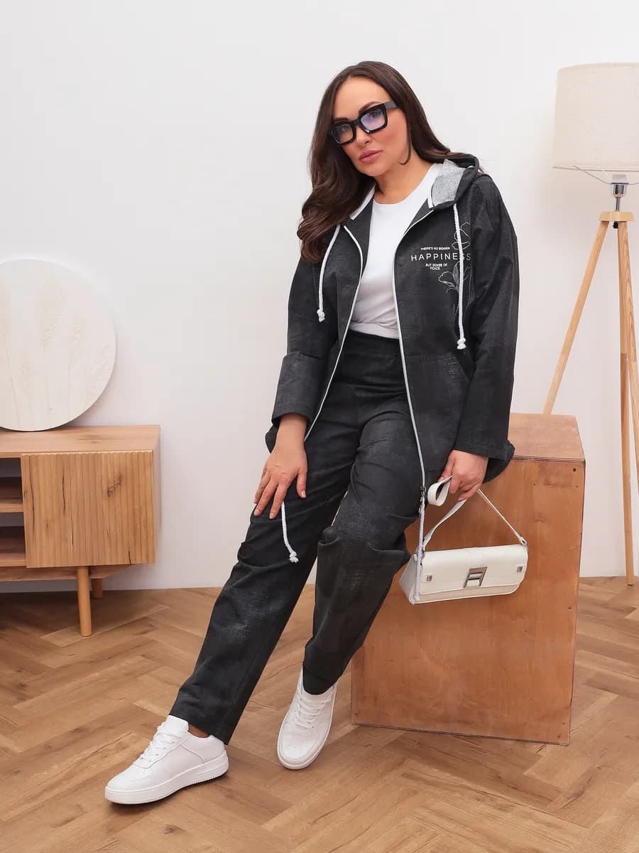 Костюм брючный на молнии с капюшоном больших размеров