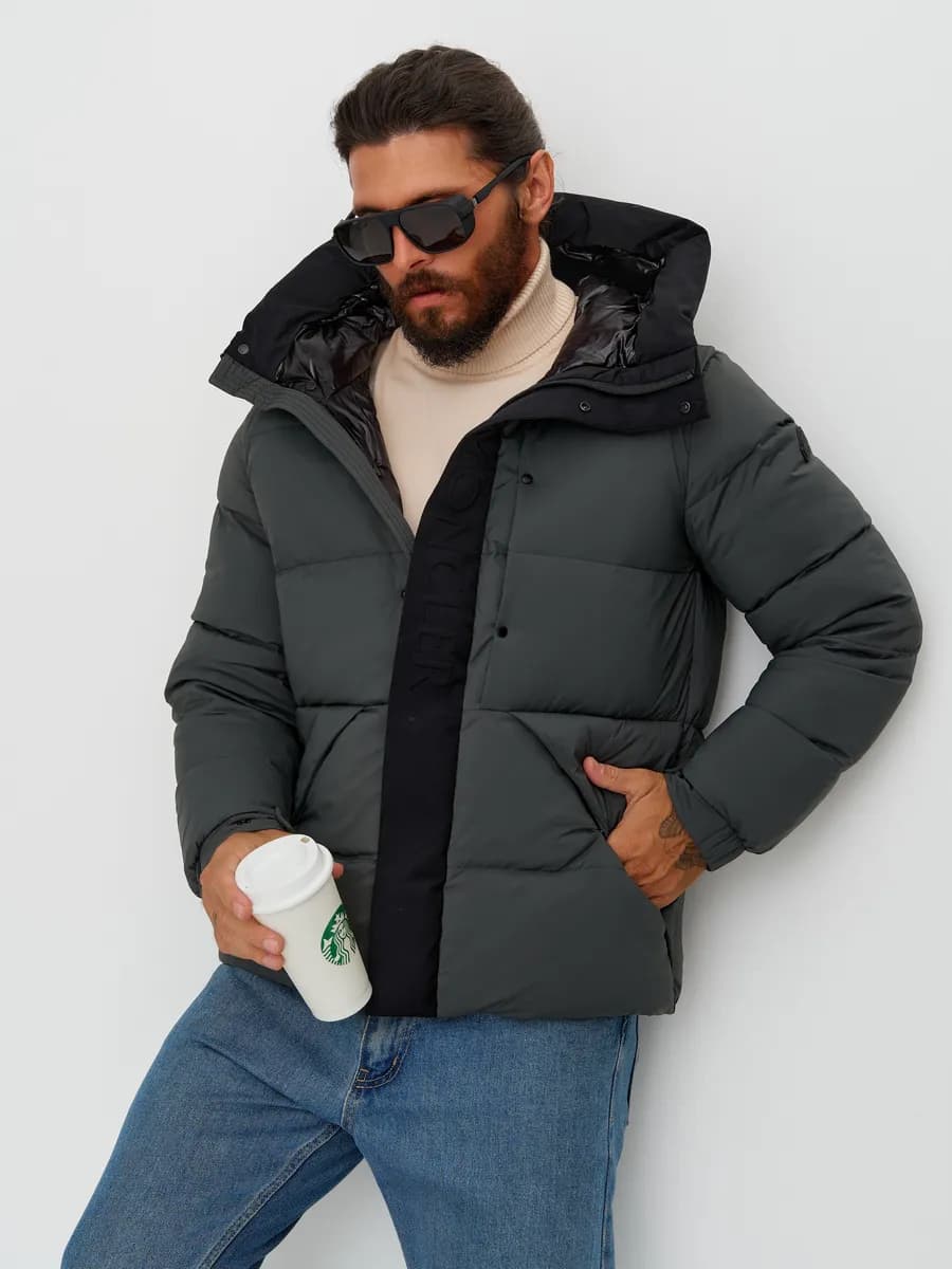 Куртка зимняя утепленная короткая с капюшоном