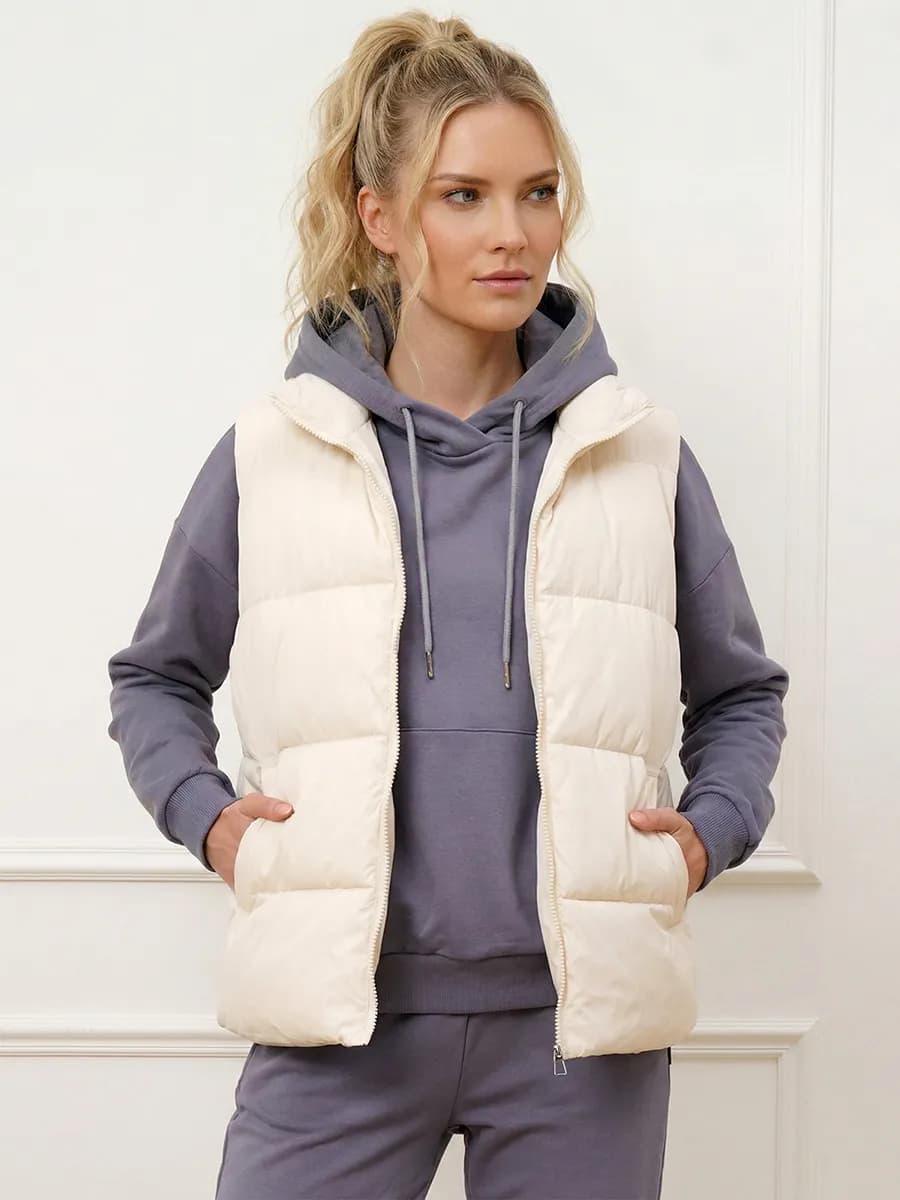 Жилетка стеганая утепленная короткая