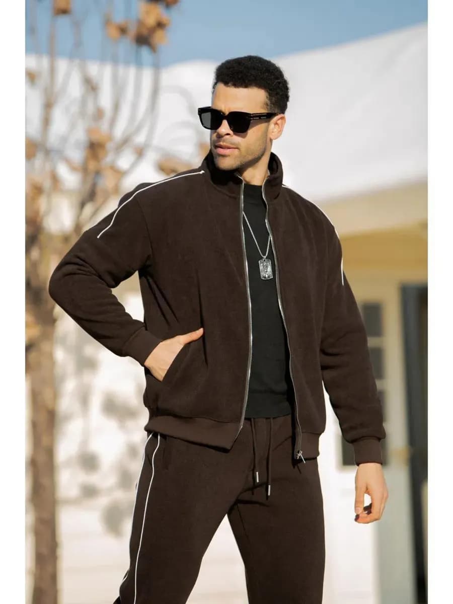 Спортивный костюм с полосками зимний