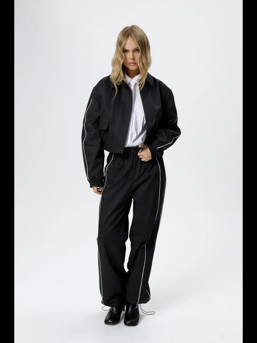 Костюм двойка спортивный из бомбера и брюк с кантами