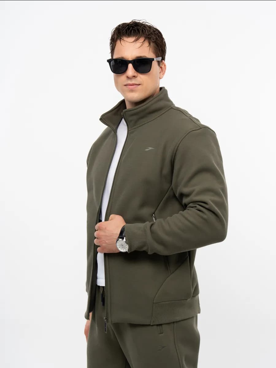 Спортивный костюм мужской с прямыми брюками