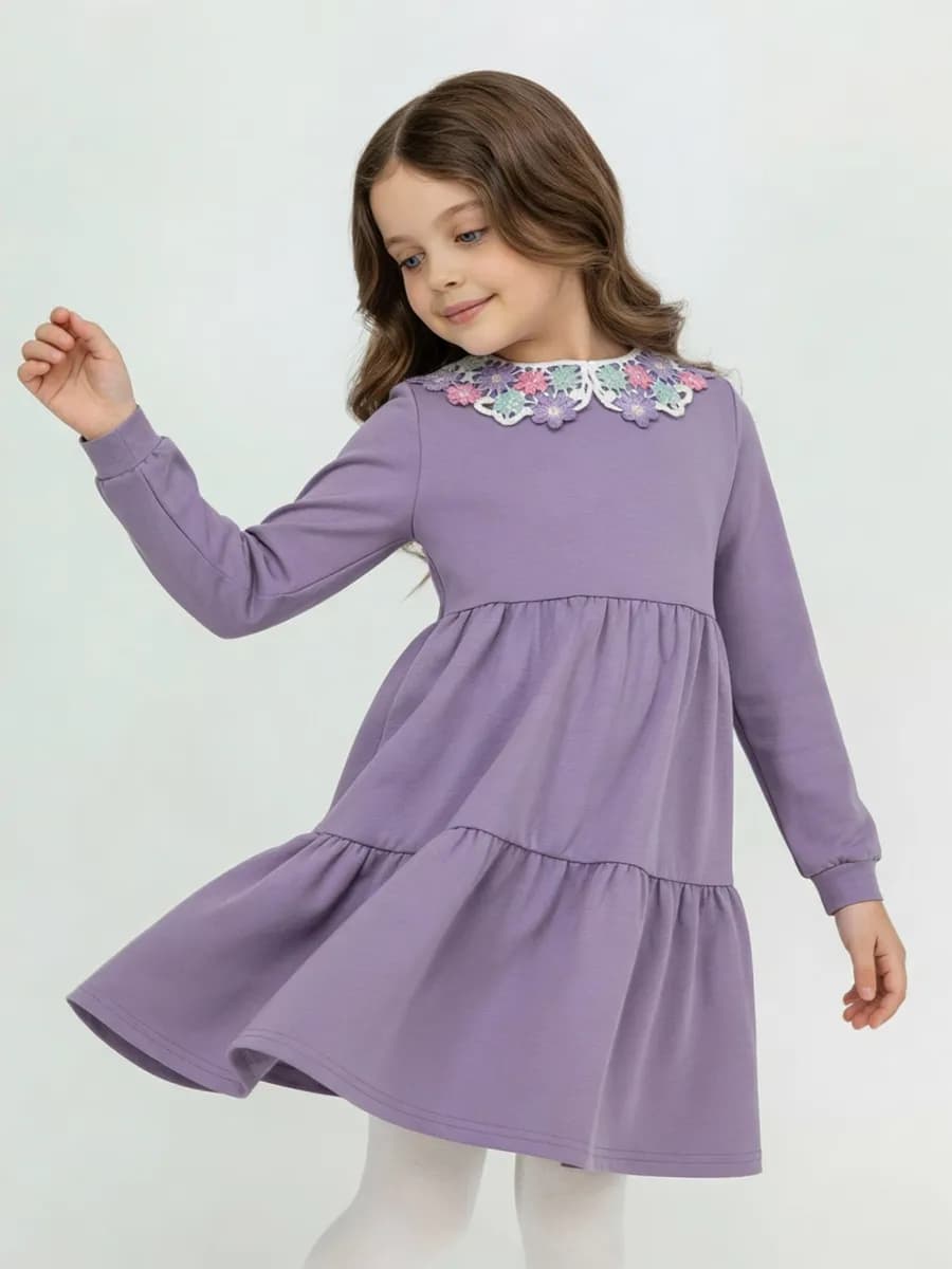 Платье сиреневое с воротником длинным рукавом в садик