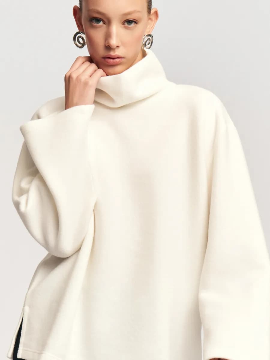 Женская трикотажная водолазка-свитер