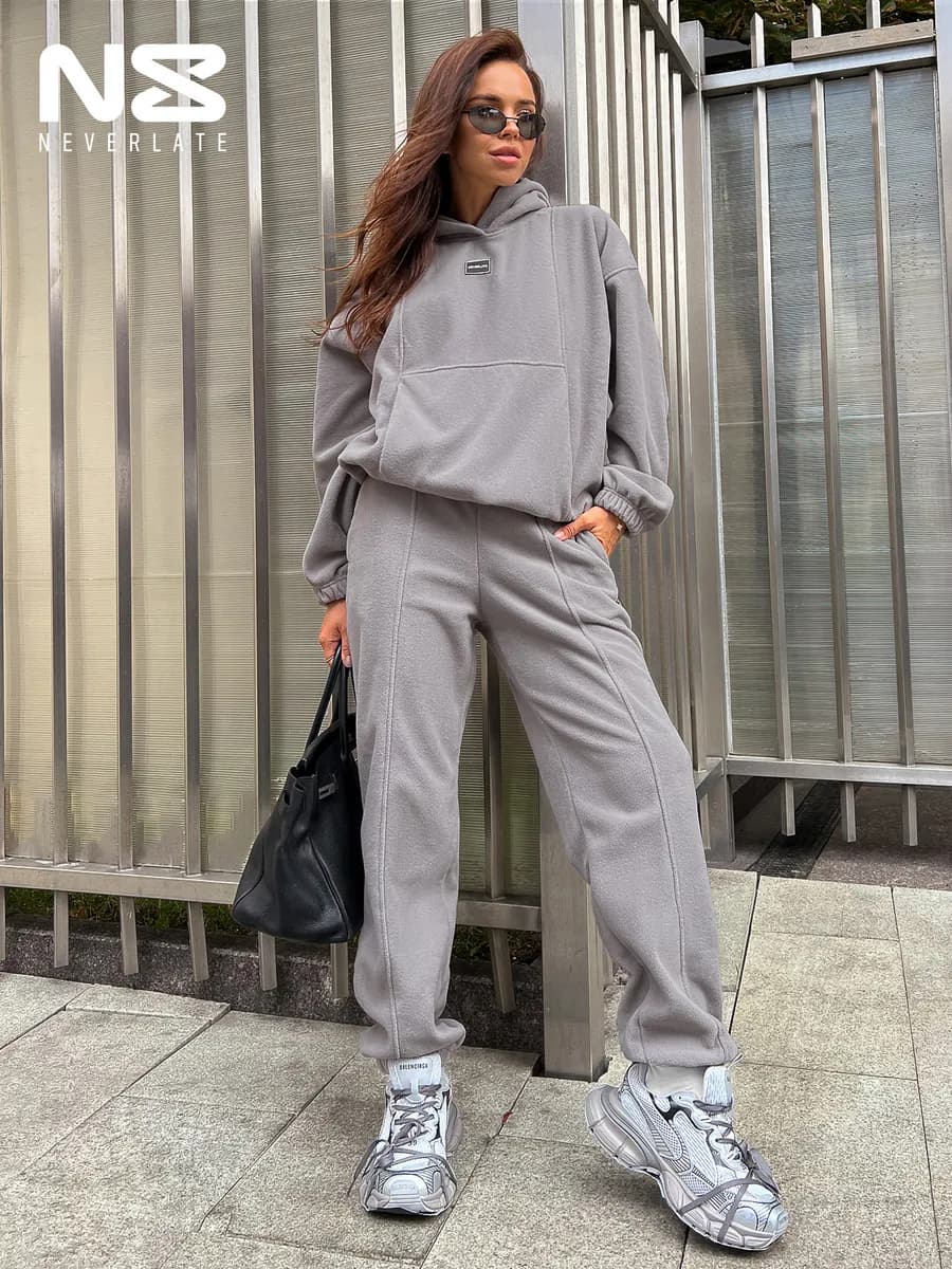 Костюм спортивный флисовый с капюшоном