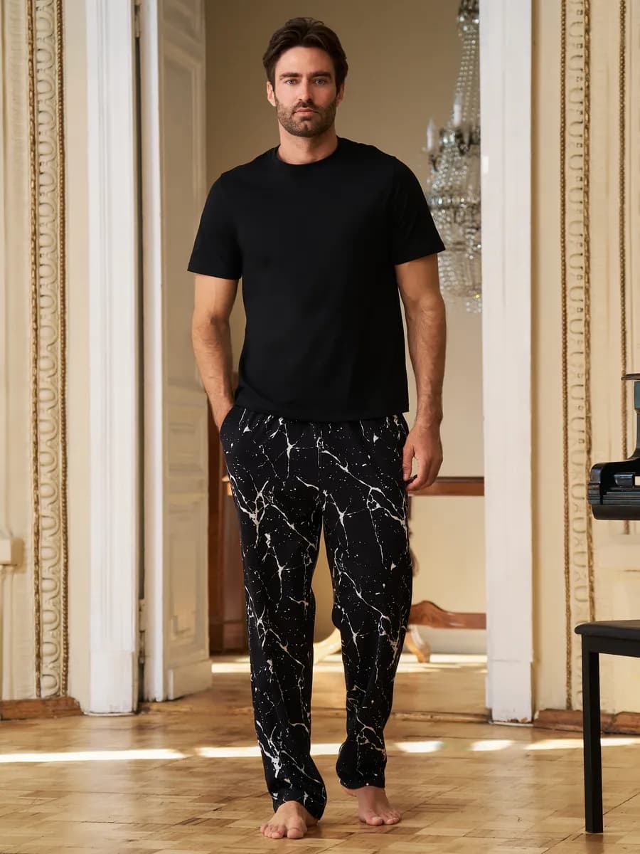 Костюм домашний с брюками и футболкой