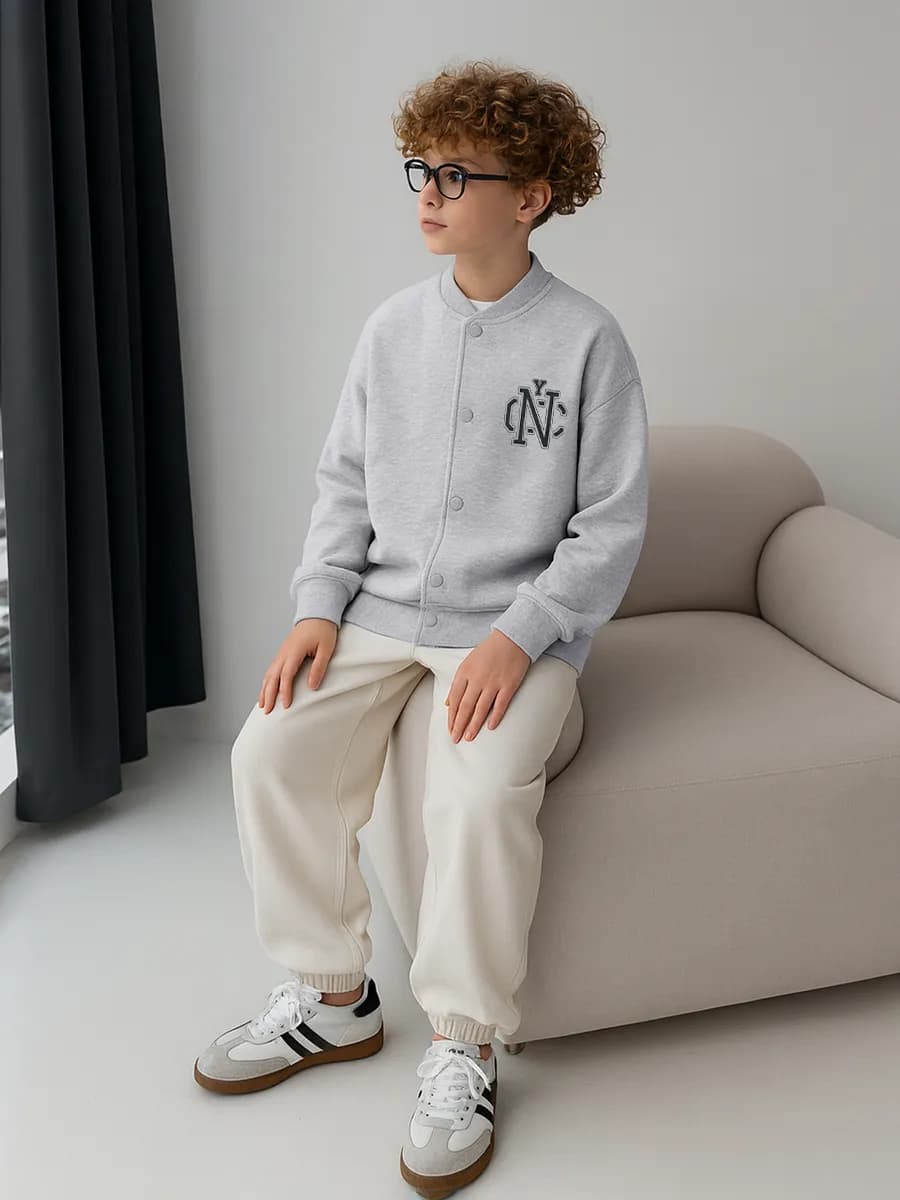 Бомбер детский оверсайз на кнопках в школу