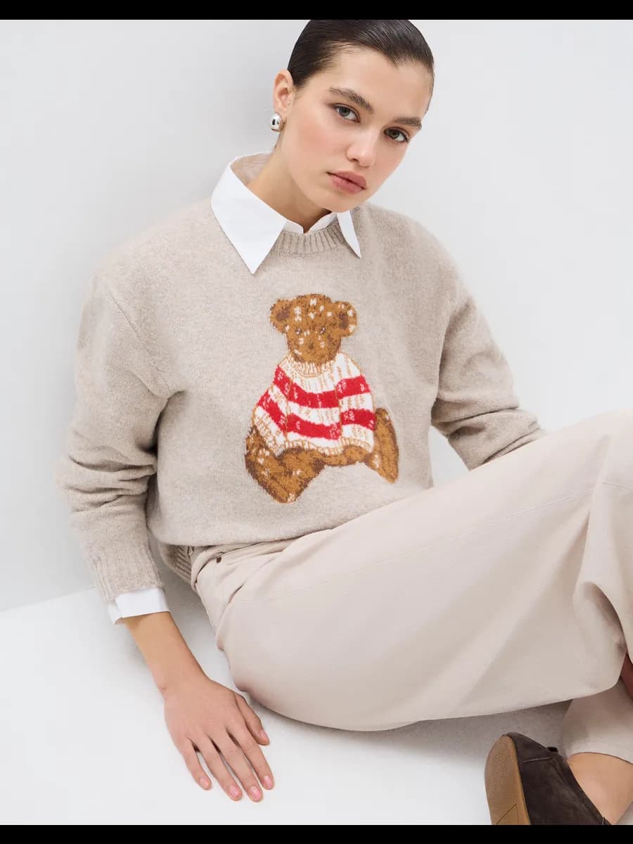Бежевый джемпер oversize с медведем