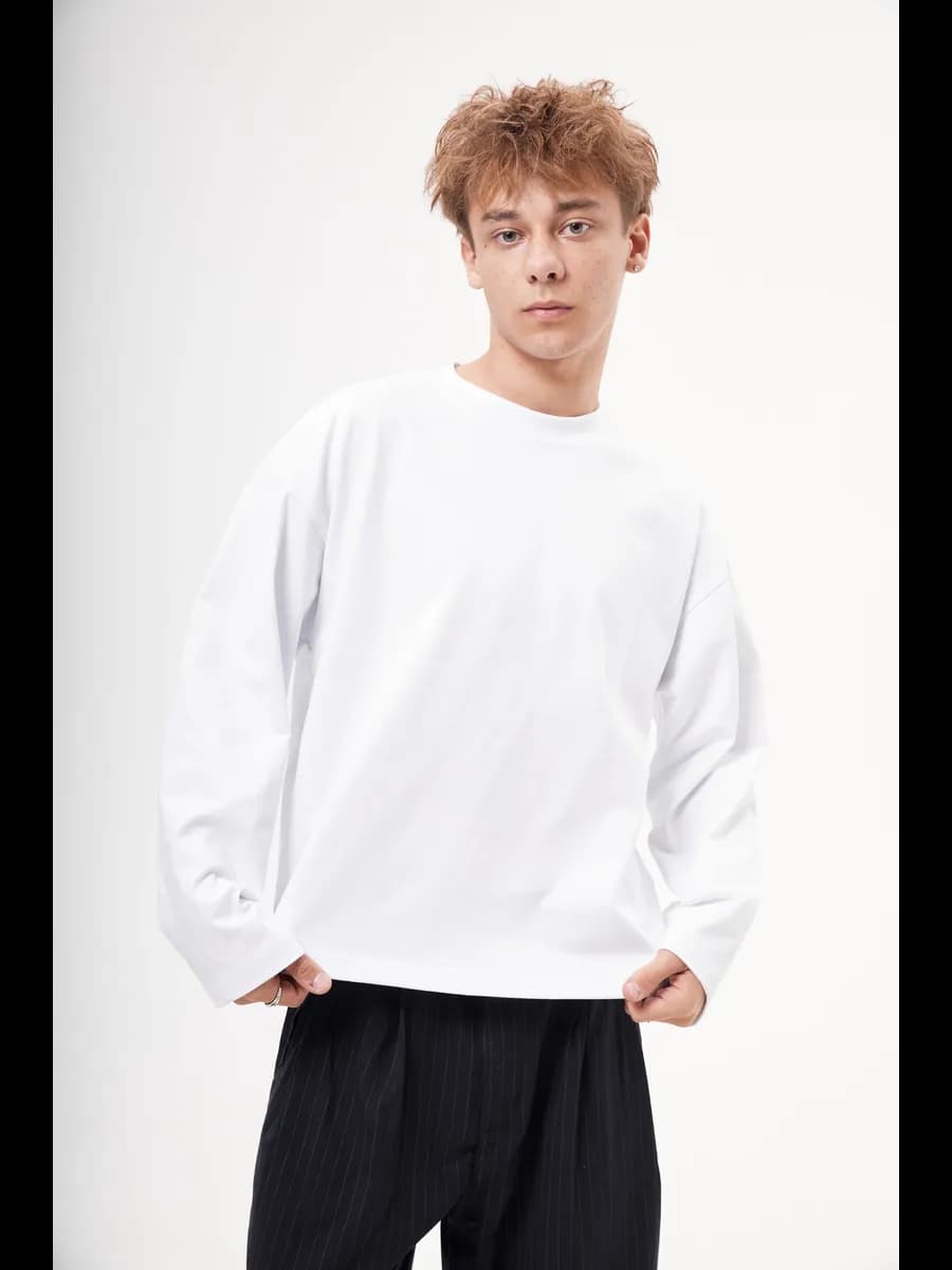 Лонгслив оверсайз укороченный