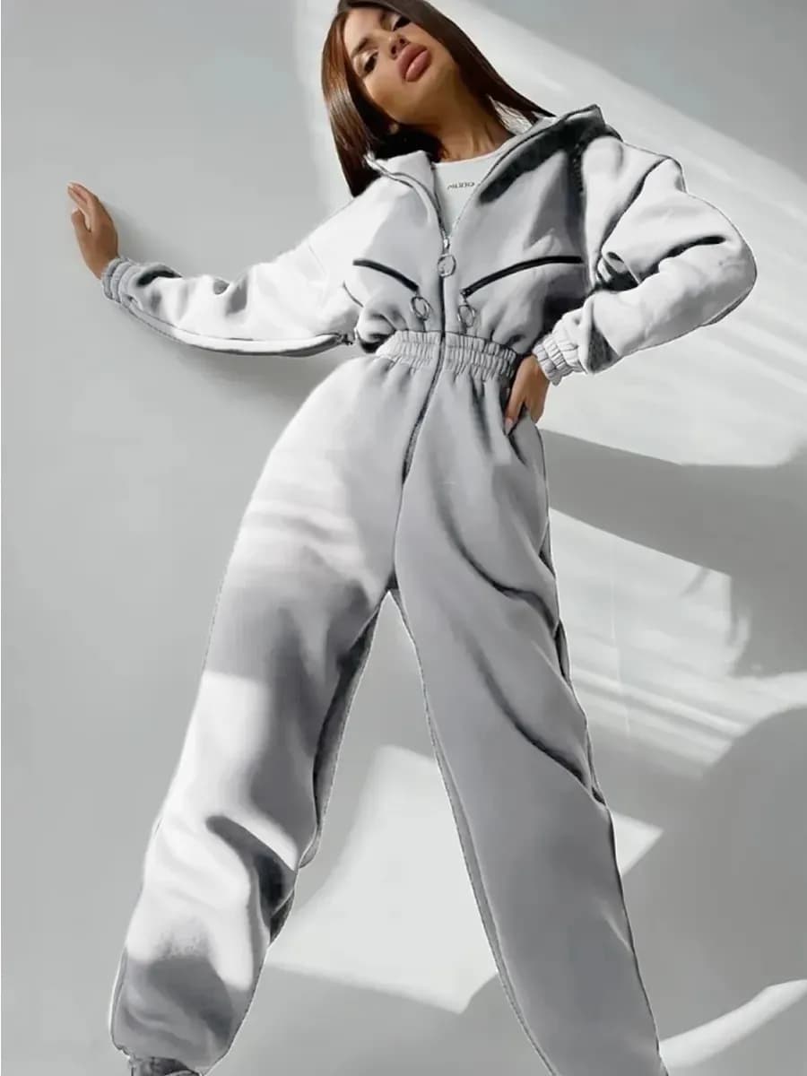 Комбинезон теплый с капюшоном на молнии