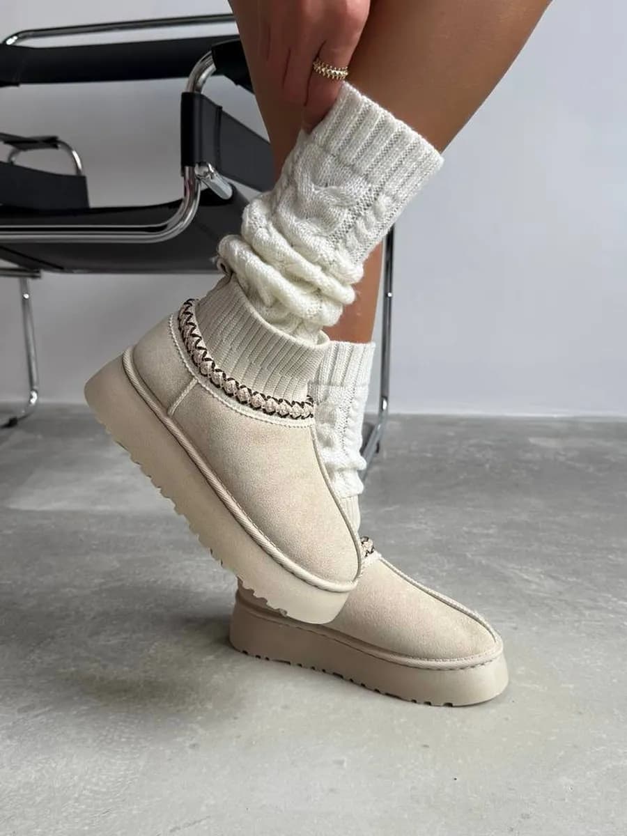Угги женские зимние короткие на платформе с манжетом