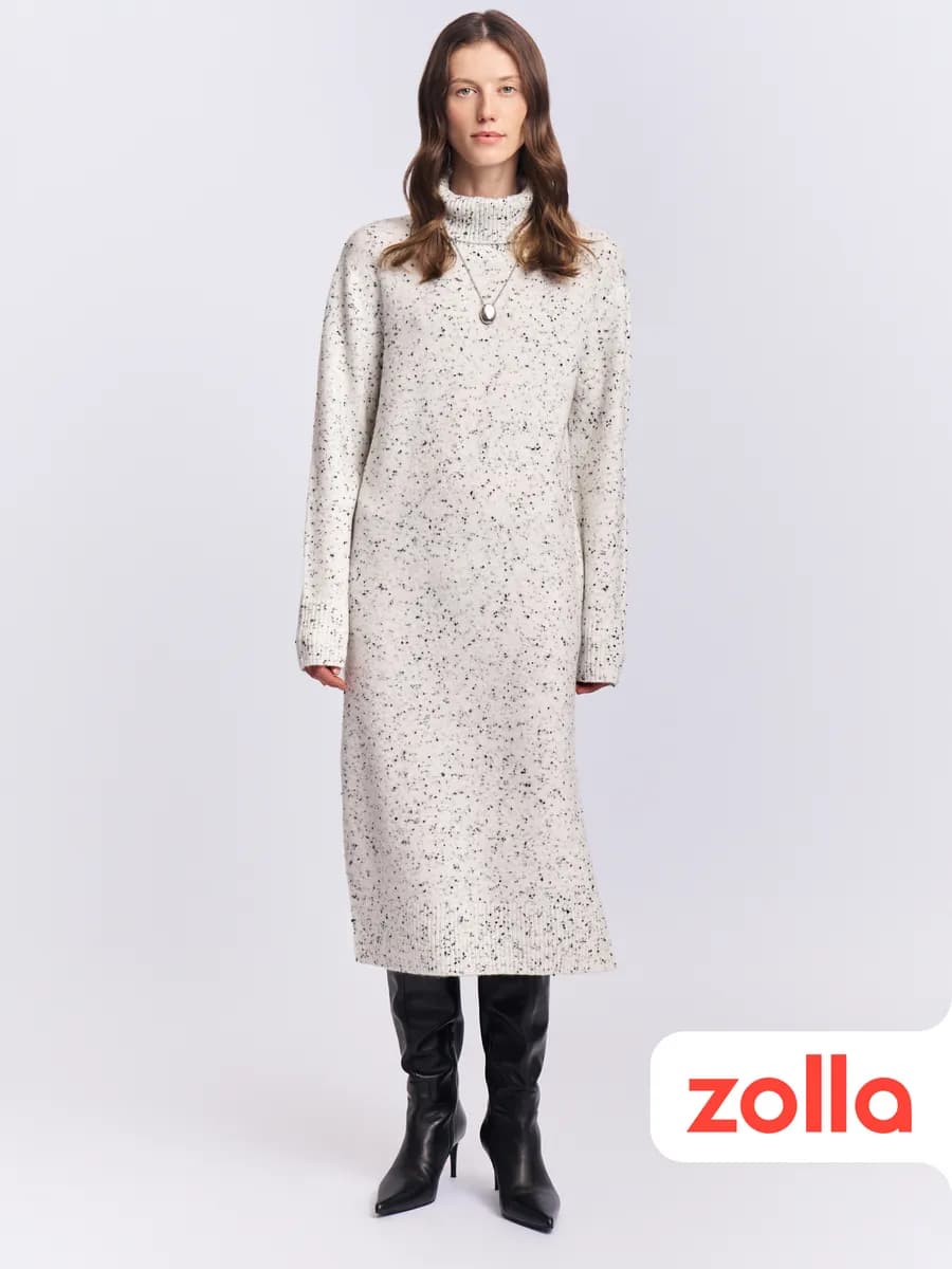 Женское платье-свитер с горлом