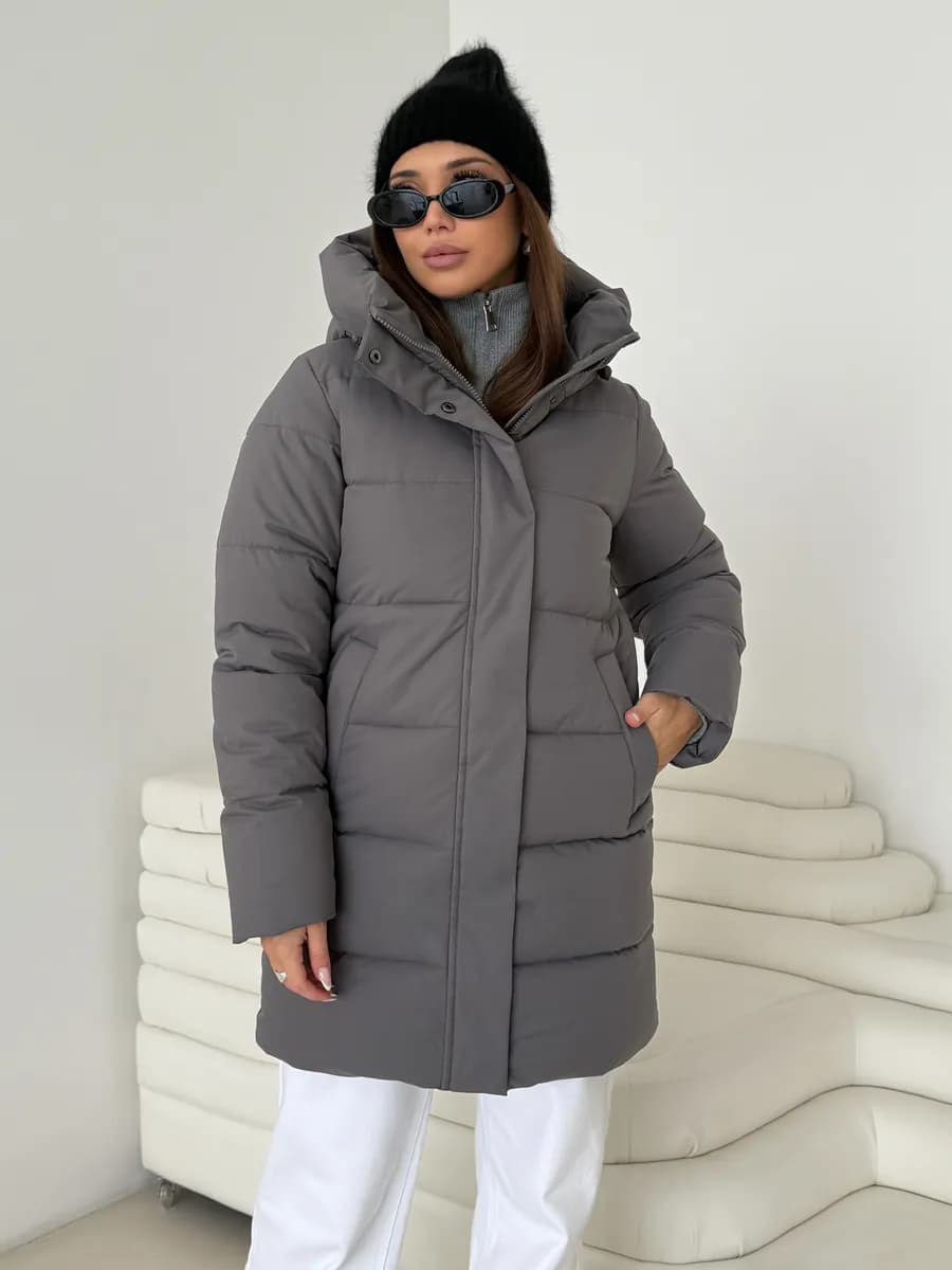 Куртка зимняя с капюшоном удлиненная