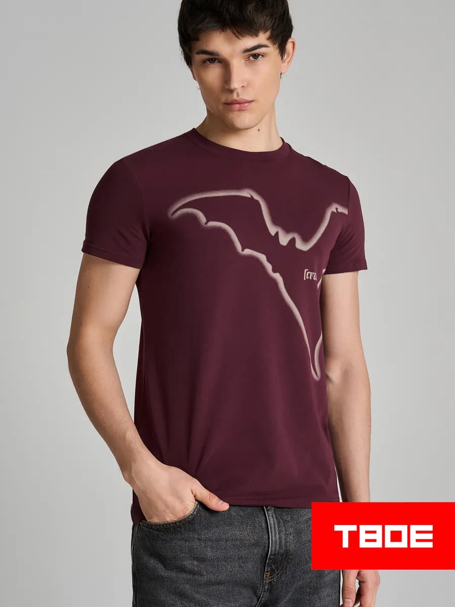 Футболка облегающая с принтом летучей мыши