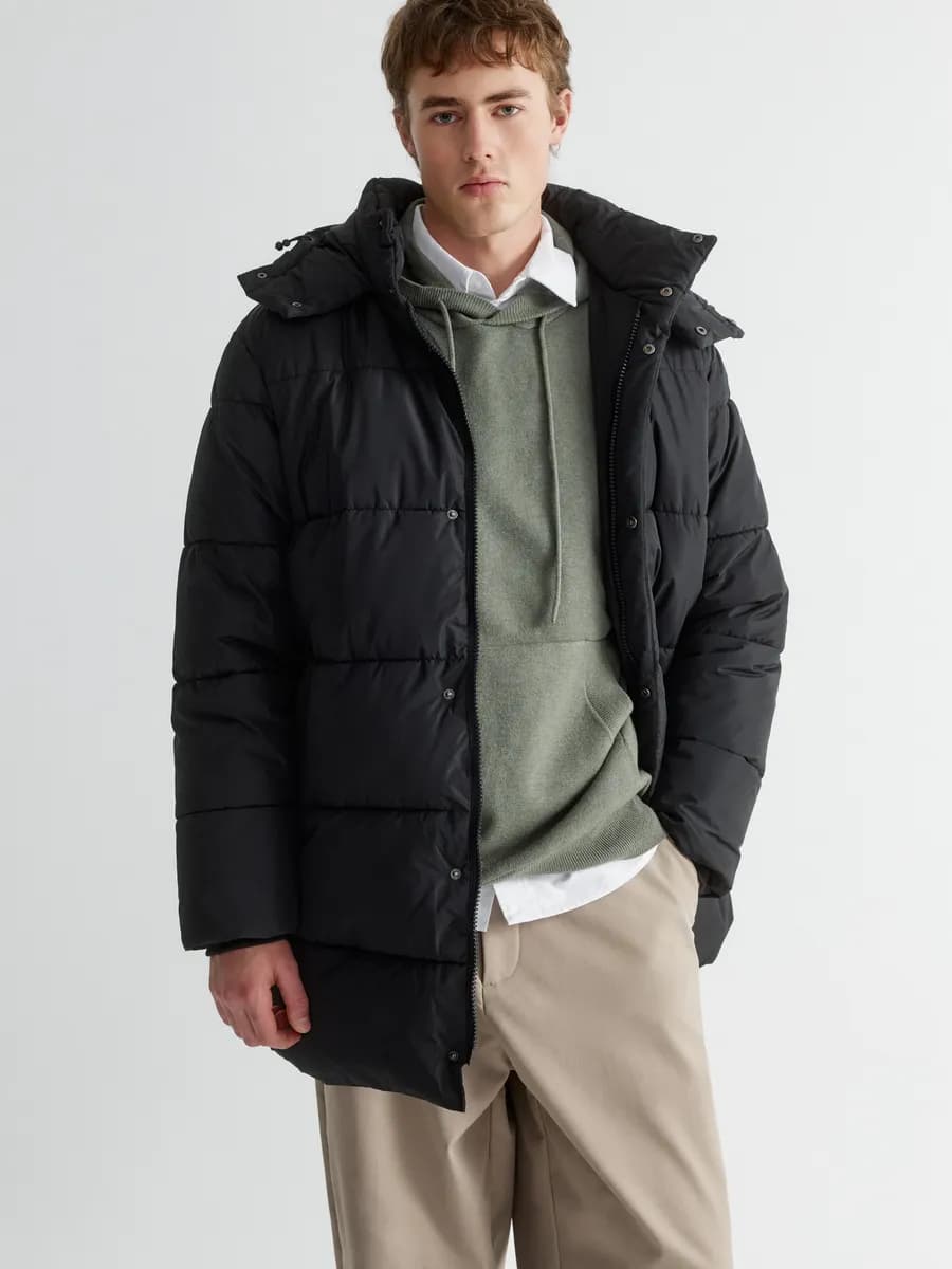 Зимний пуховик стеганый с капюшоном