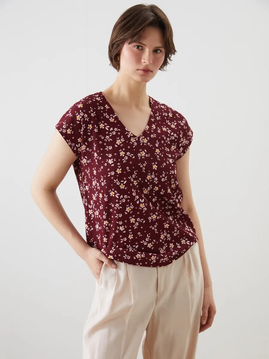 Женская футболка