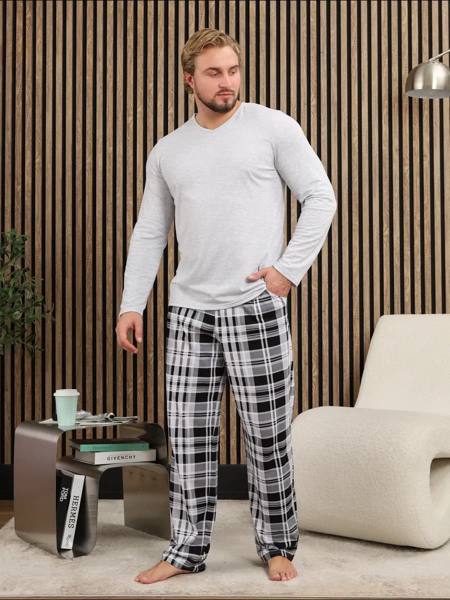 Пижама новогодняя со штанами в клетку