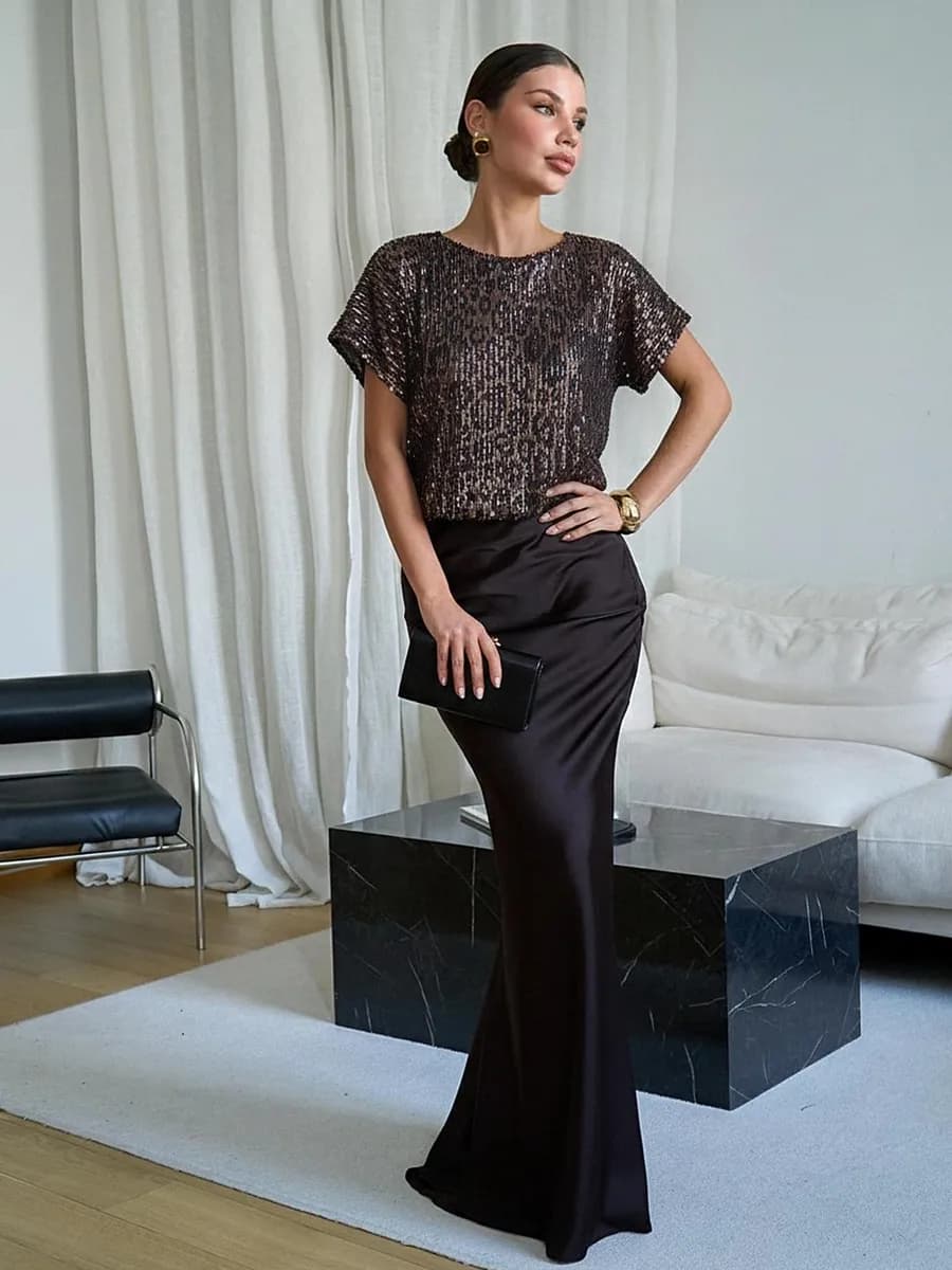 Блузка с пайетками нарядная