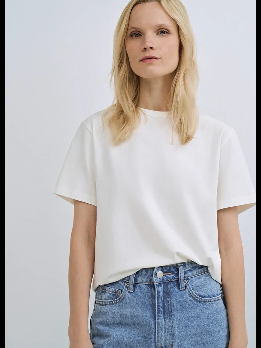 Плотная однотонная футболка свободная