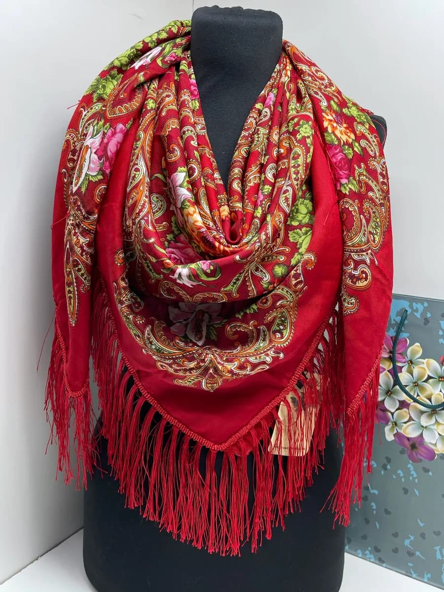 Платок с бахромой на голову и шею