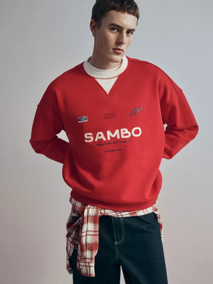 Свитшот оверсайз утепленный спортивный с принтом