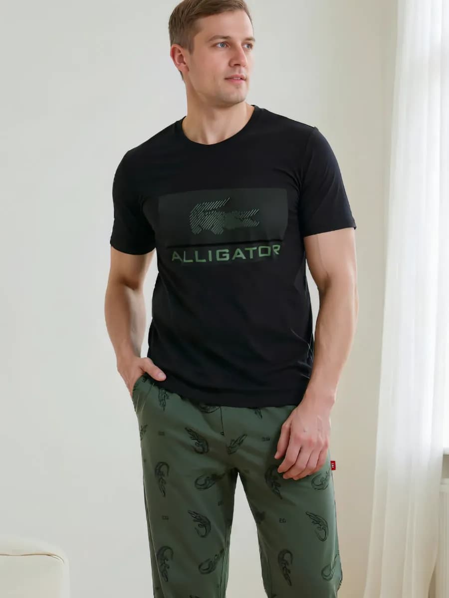 Пижама со штанами и футболкой домашний костюм