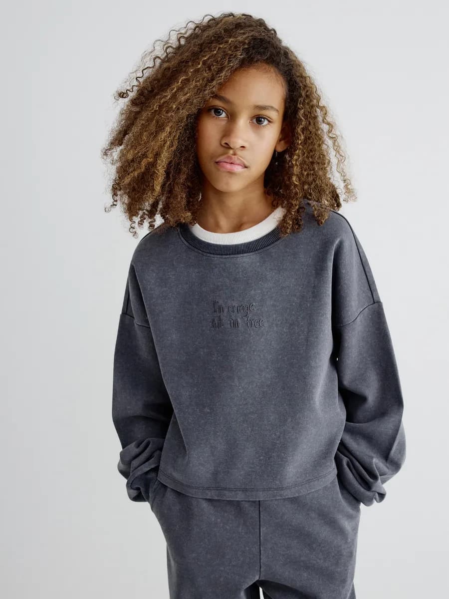 Укороченный свитшот трикотажный с вышивкой