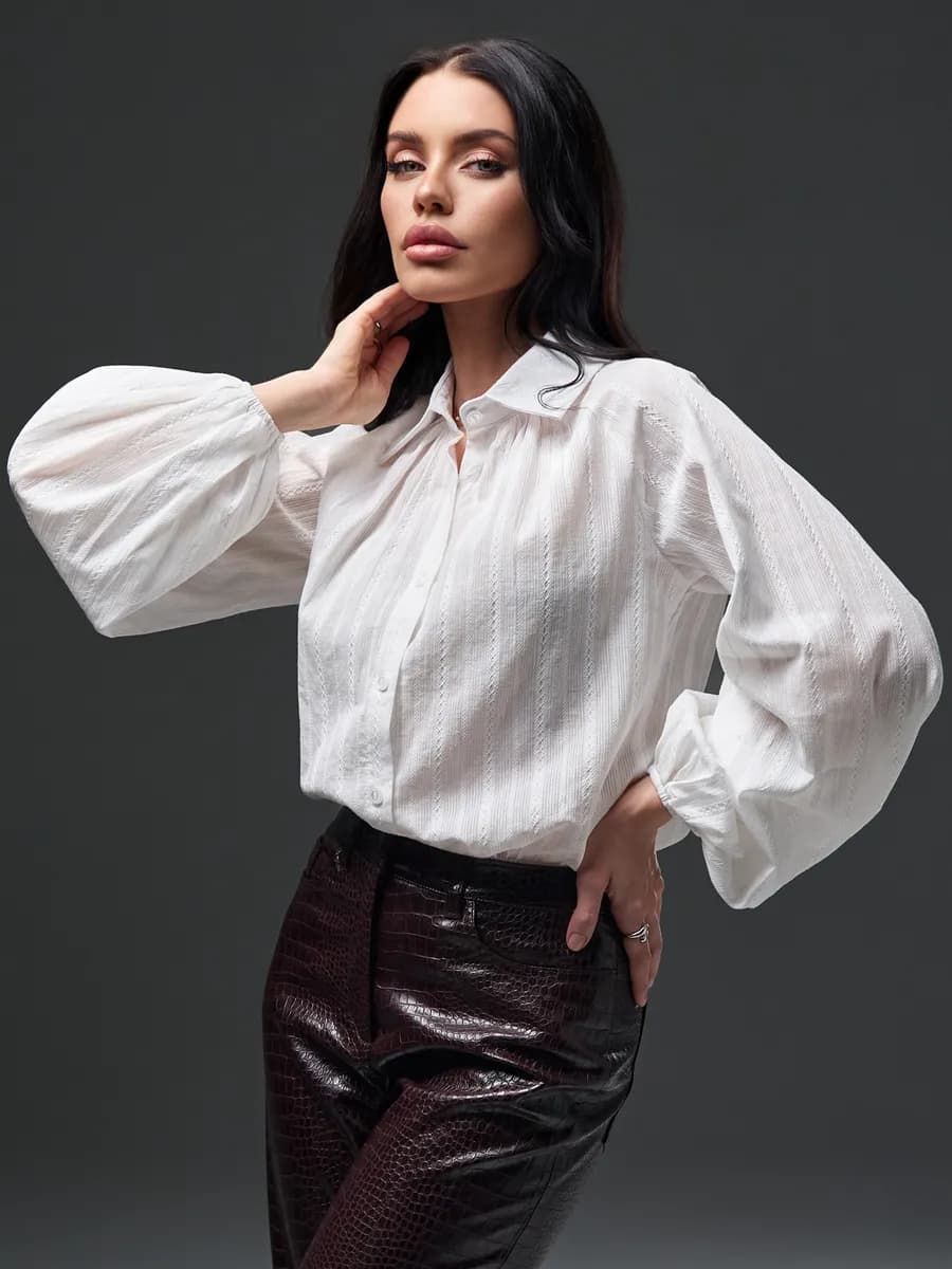 Нарядная блузка с широкими рукавами фонариками