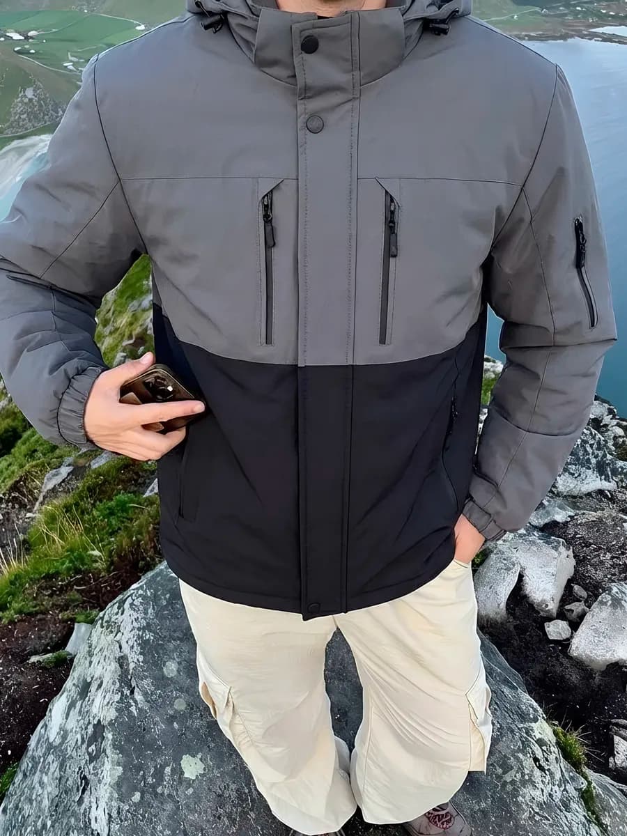 Куртка демисезонная с капюшоном