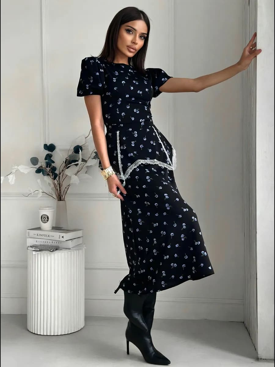 Платье с баской праздничное миди