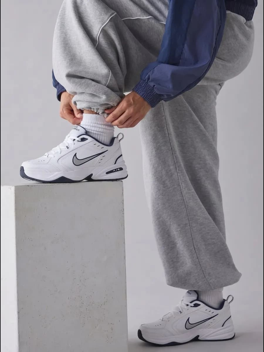 Кроссовки air monarch IV белые для школы на платформе