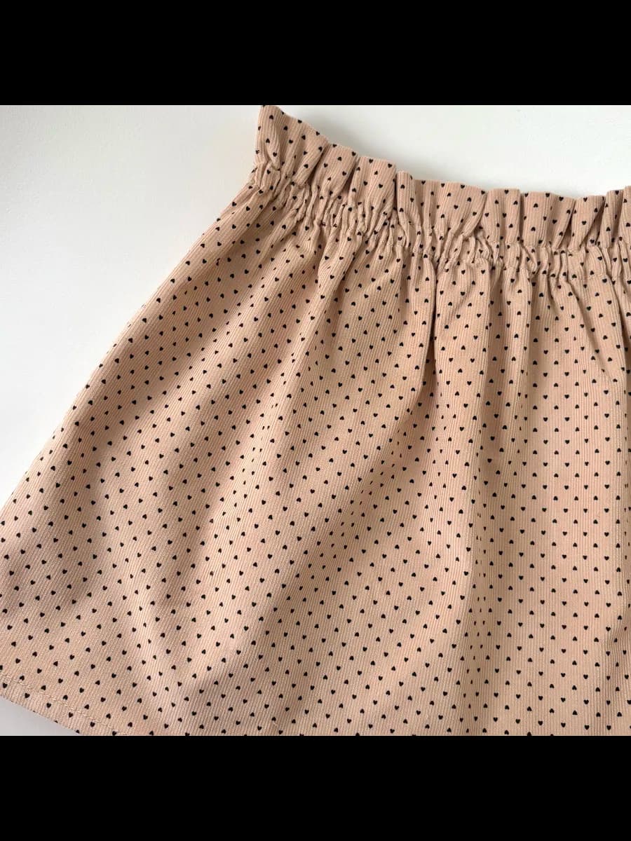 Легкая вельветовая юбка в сердечко для девочки в садик