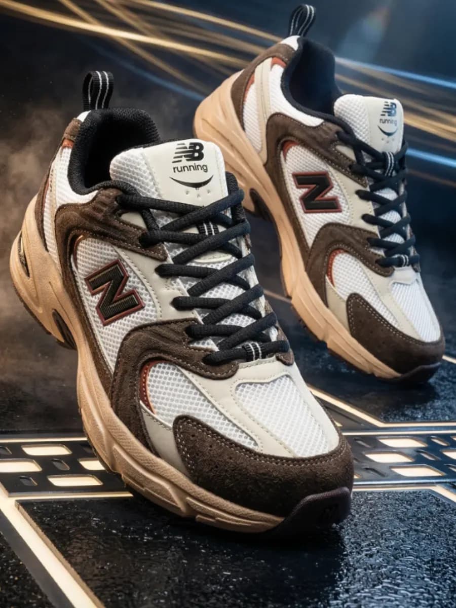 Кроссовки спортивные женские