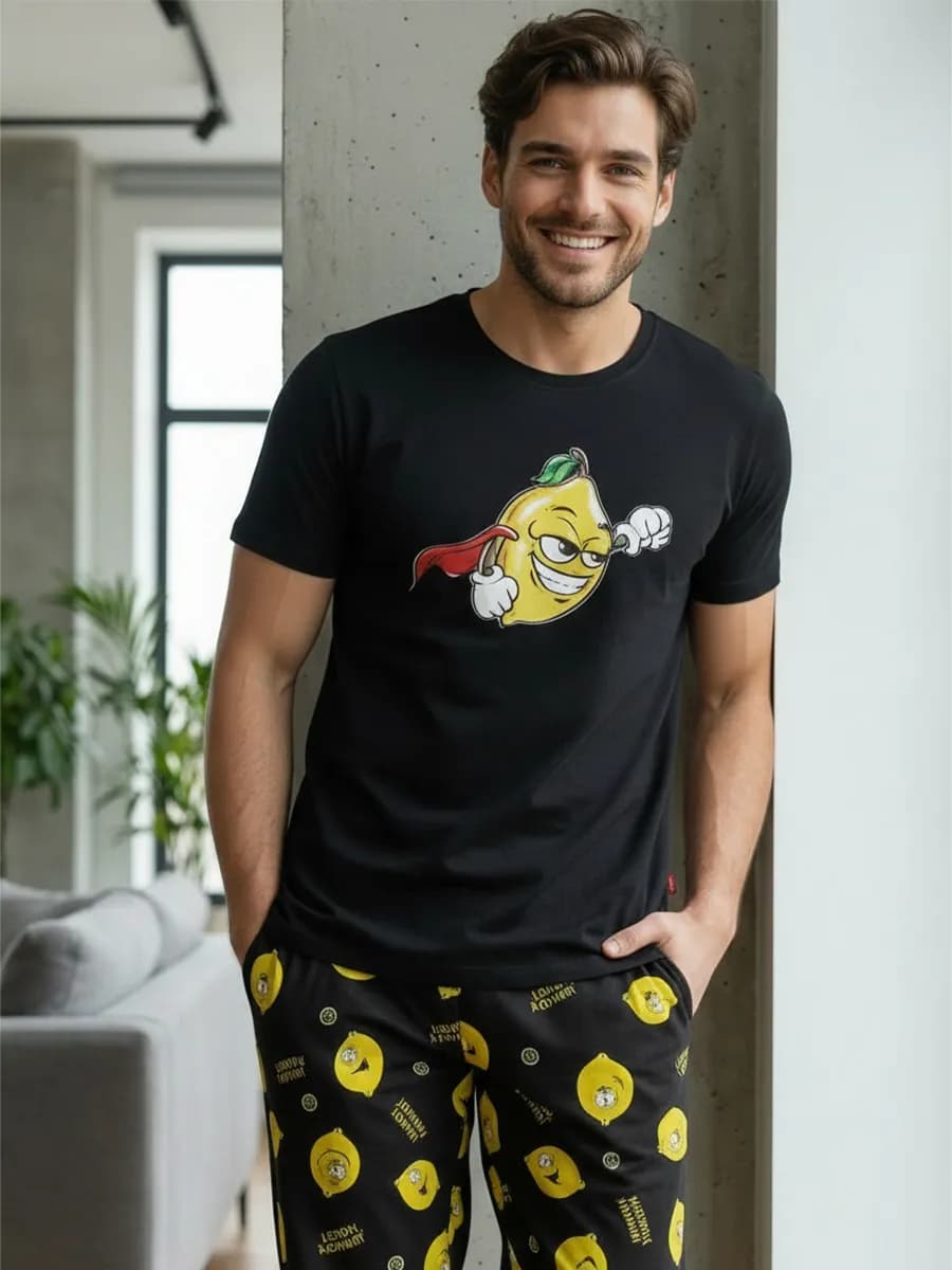 Пижама со штанами и футболкой домашний костюм