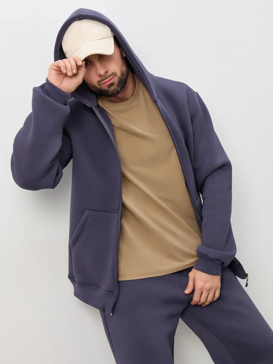 Спортивный костюм на молнии с начесом