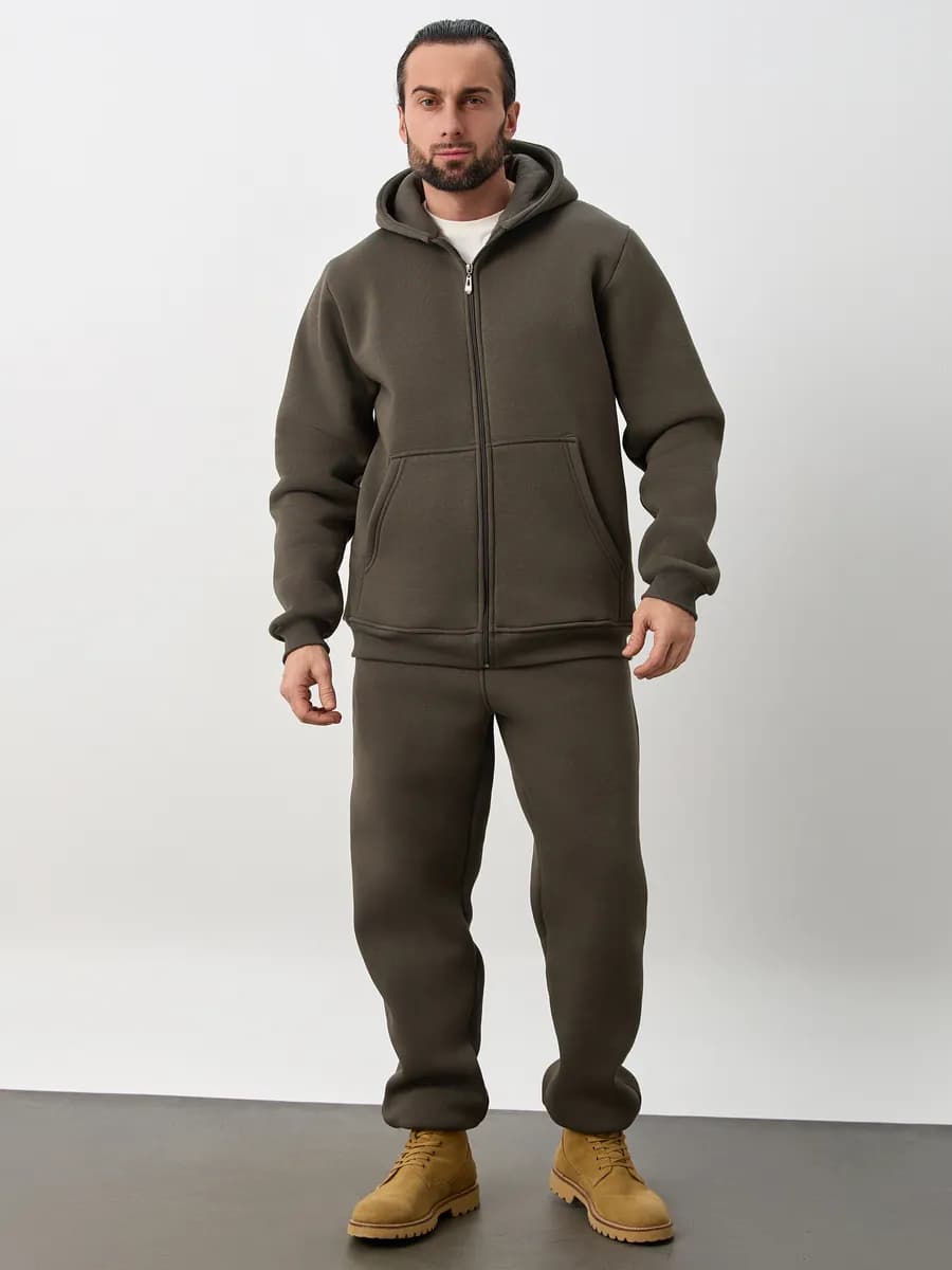 Спортивный костюм на молнии с начесом