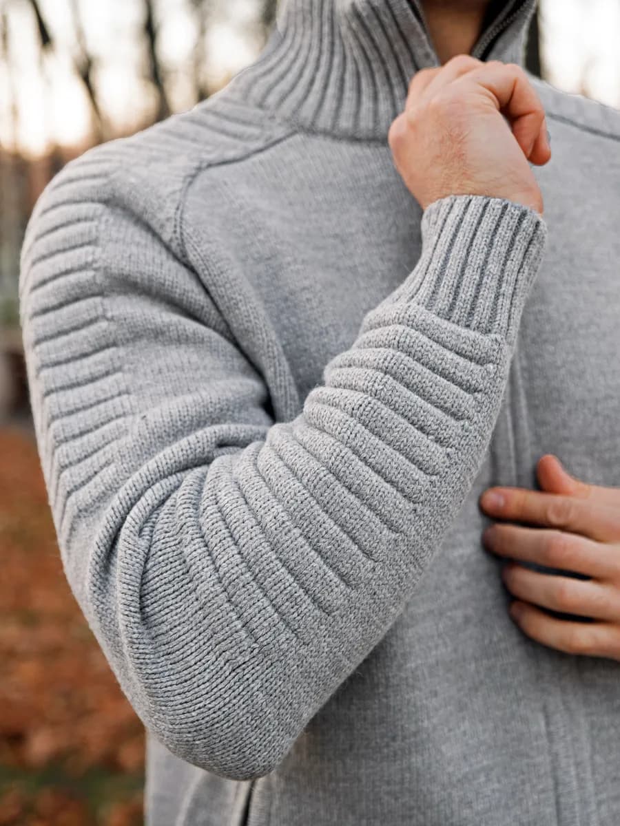 Свитер с горлом на молнии тёплый