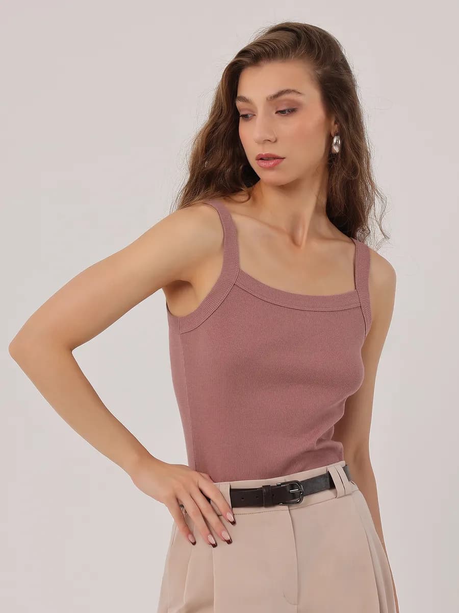 Майка базовая в рубчик на бретелях хлопок