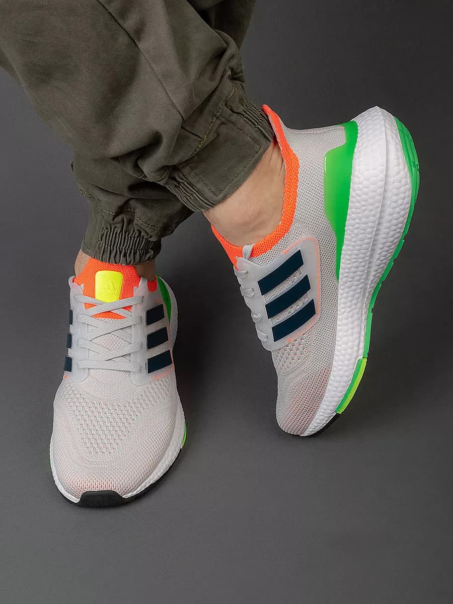 Кроссовки беговые дышащие