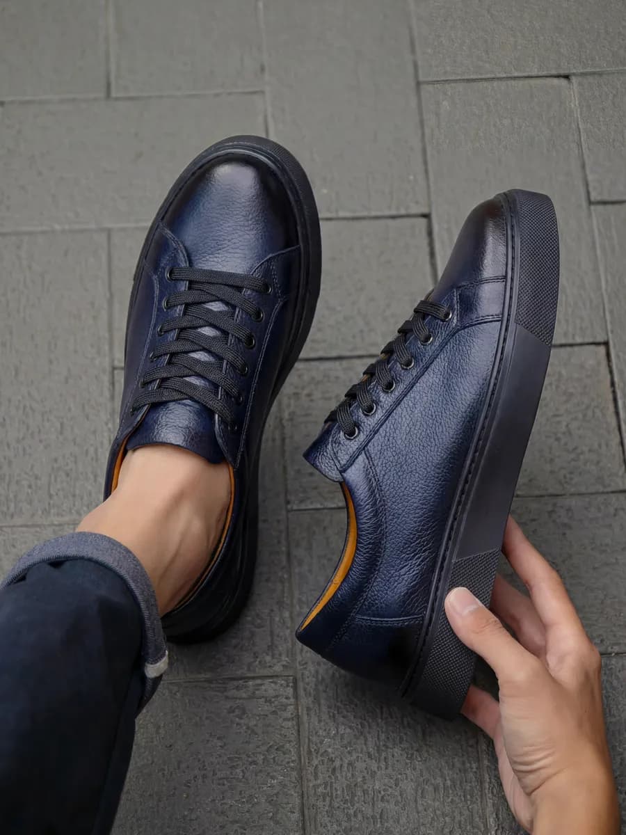 Кеды кожаные с черной подошвой