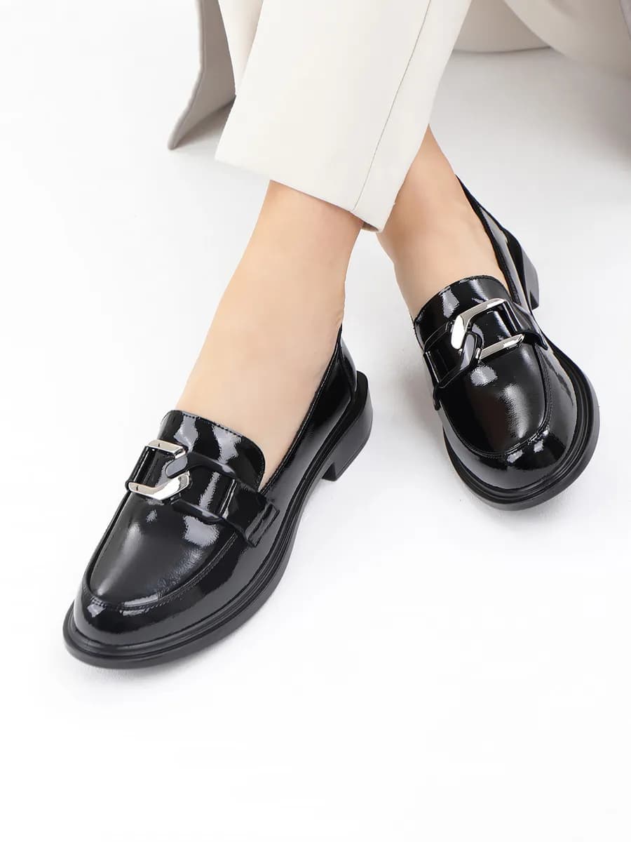 Лоферы натуральная кожа лаковые туфли на низком каблуке