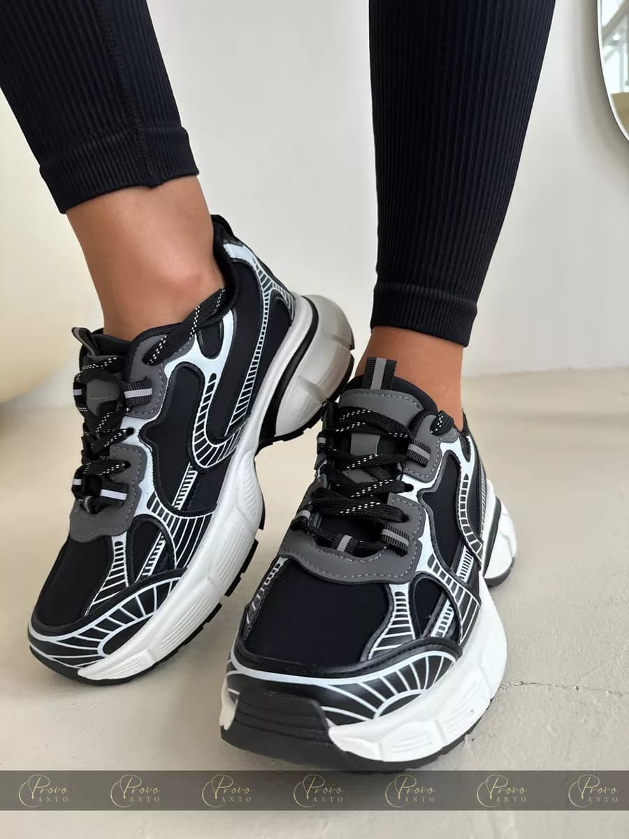 Кроссовки осенние на платформе спортивные