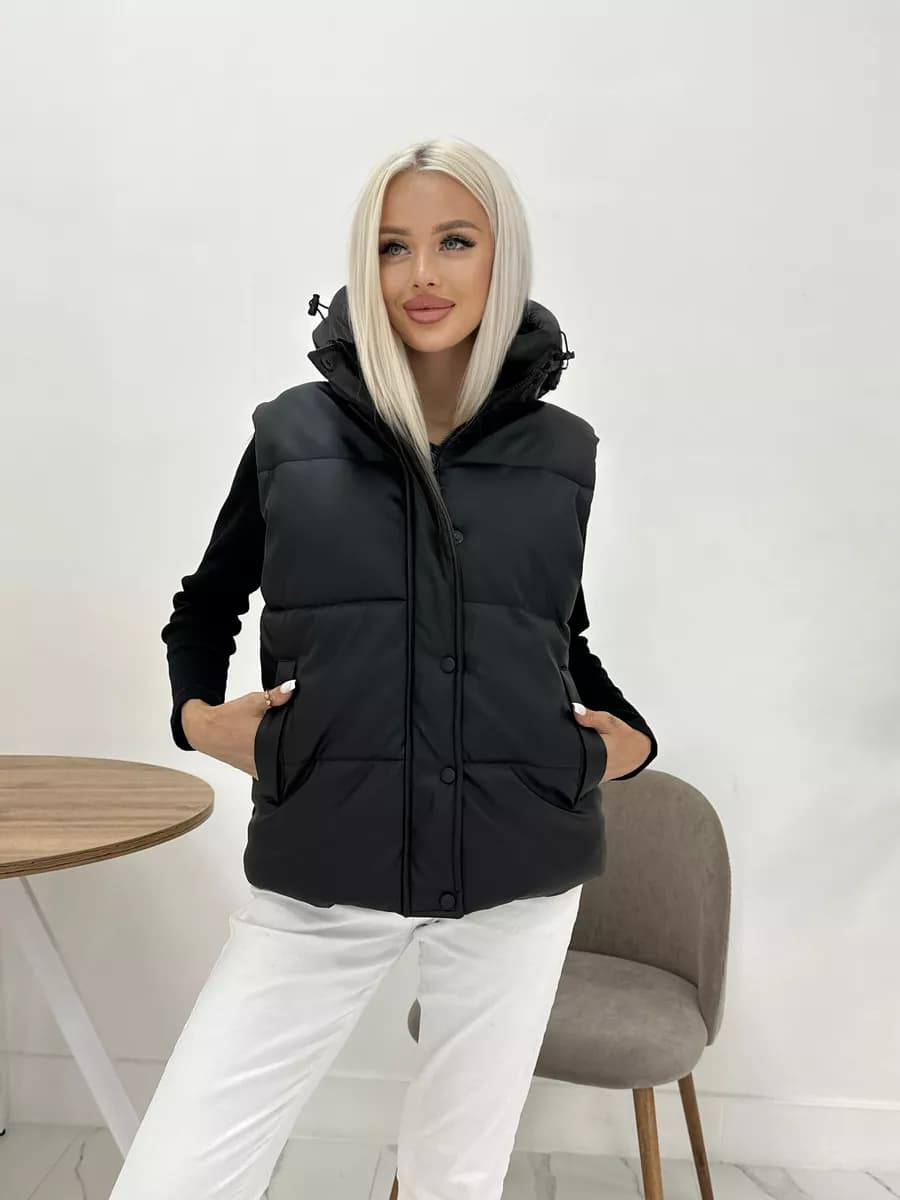 Жилет из экокожи